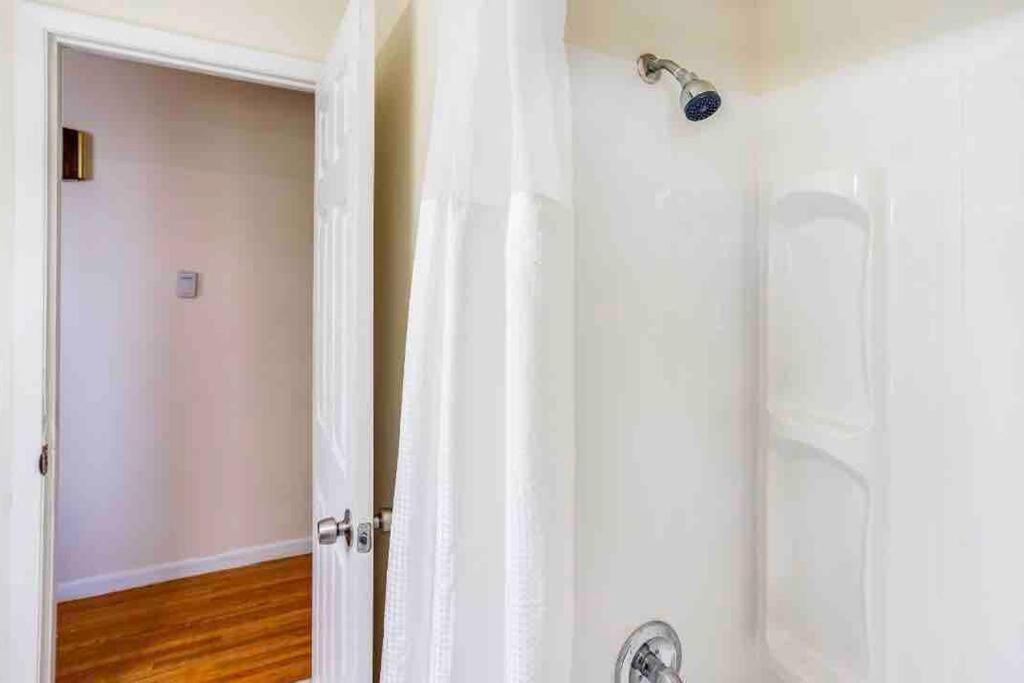 Villa {Hot Tub In Ranch} Mins To Airport/Uofr/Strng/Dwtn à Rochester Extérieur photo