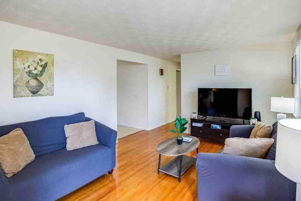 Villa {Hot Tub In Ranch} Mins To Airport/Uofr/Strng/Dwtn à Rochester Extérieur photo
