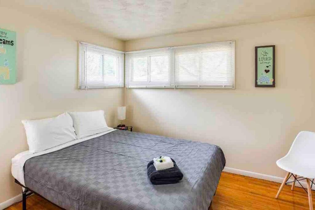 Villa {Hot Tub In Ranch} Mins To Airport/Uofr/Strng/Dwtn à Rochester Extérieur photo
