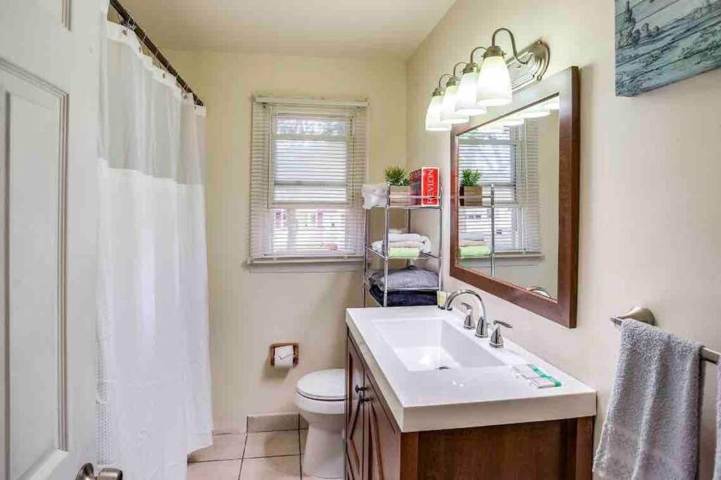 Villa {Hot Tub In Ranch} Mins To Airport/Uofr/Strng/Dwtn à Rochester Extérieur photo