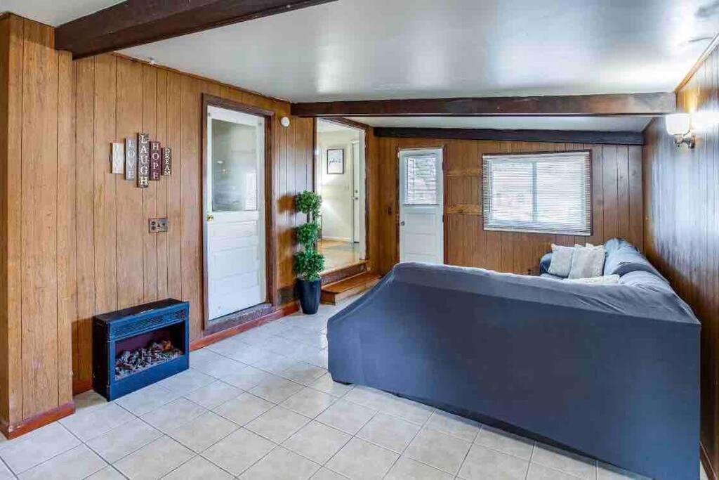 Villa {Hot Tub In Ranch} Mins To Airport/Uofr/Strng/Dwtn à Rochester Extérieur photo