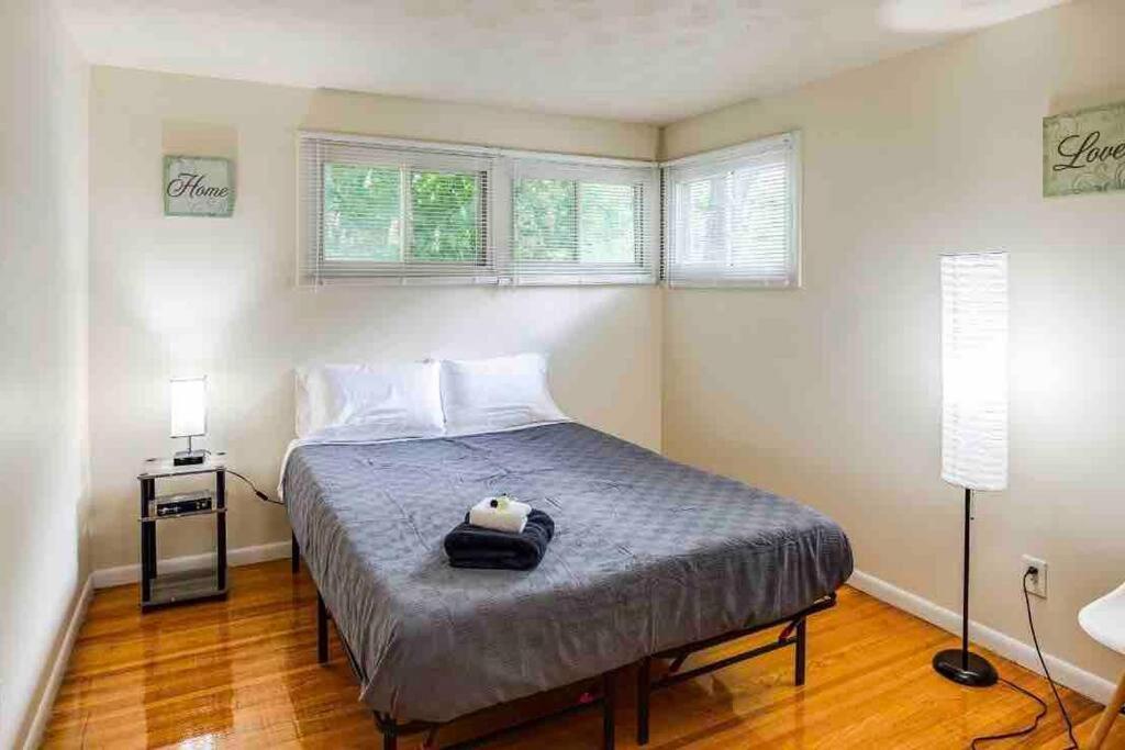 Villa {Hot Tub In Ranch} Mins To Airport/Uofr/Strng/Dwtn à Rochester Extérieur photo