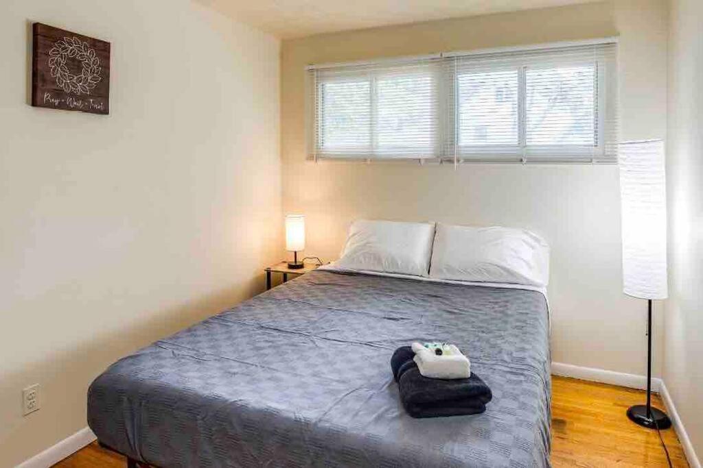 Villa {Hot Tub In Ranch} Mins To Airport/Uofr/Strng/Dwtn à Rochester Extérieur photo